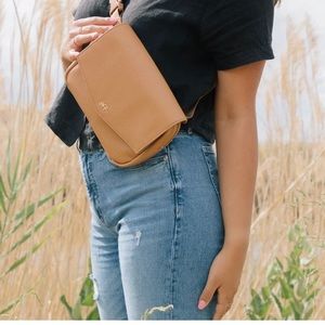 Freshly picked crossbody/Fanny